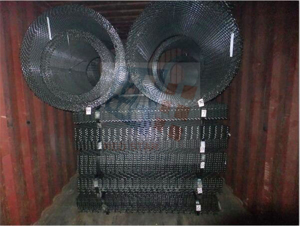 Professional Spring Steel Rock Crusher Screen Customized Hole Type